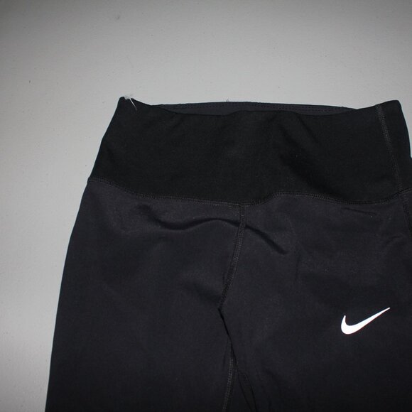 Black Nike Dri Fit Capris Size Small - Picture 2 of 5